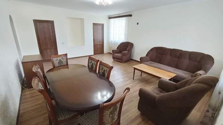 Elegaya Guest House 이제반 외부 사진