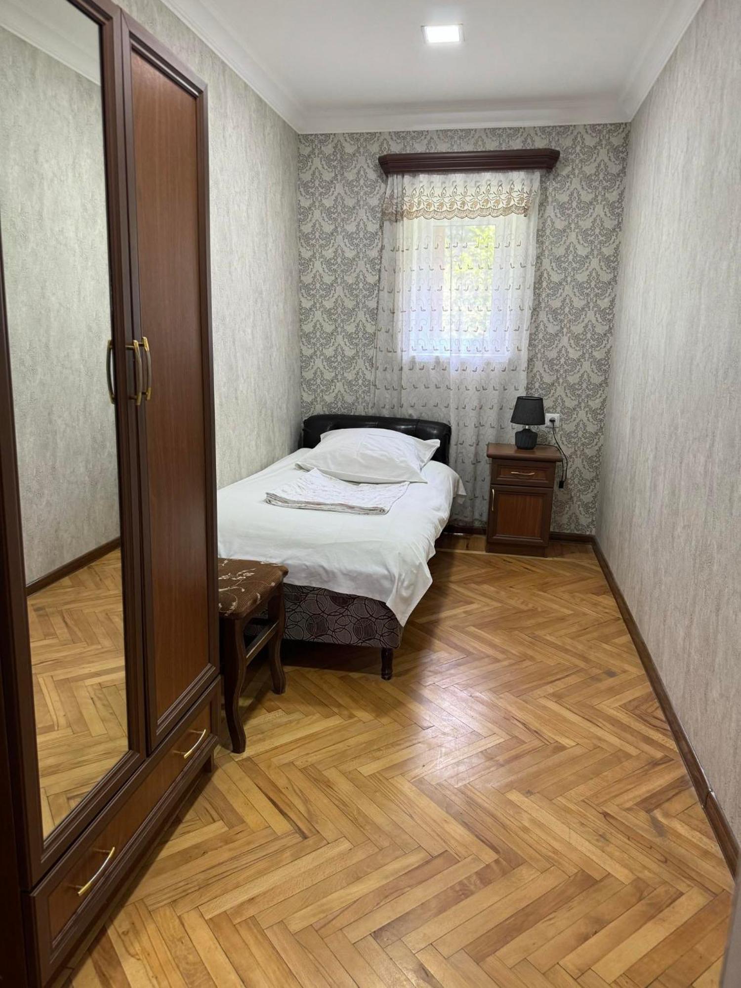 Elegaya Guest House 이제반 외부 사진